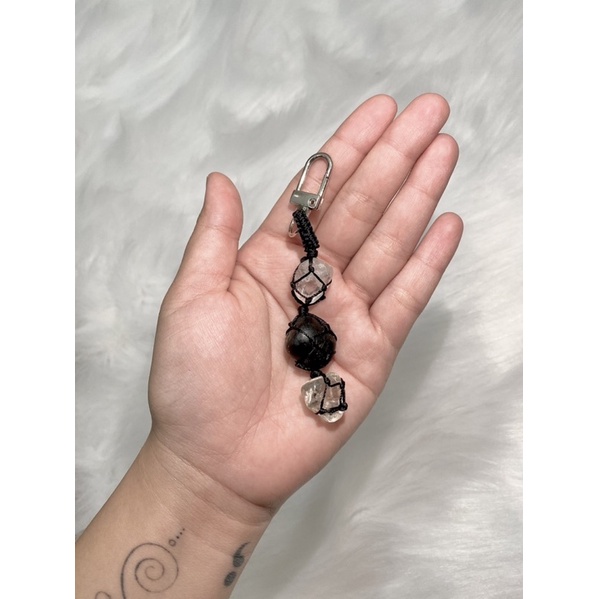 Móc khoá 3 viên đá phong thuỷ - DOLLY CRYSTAL