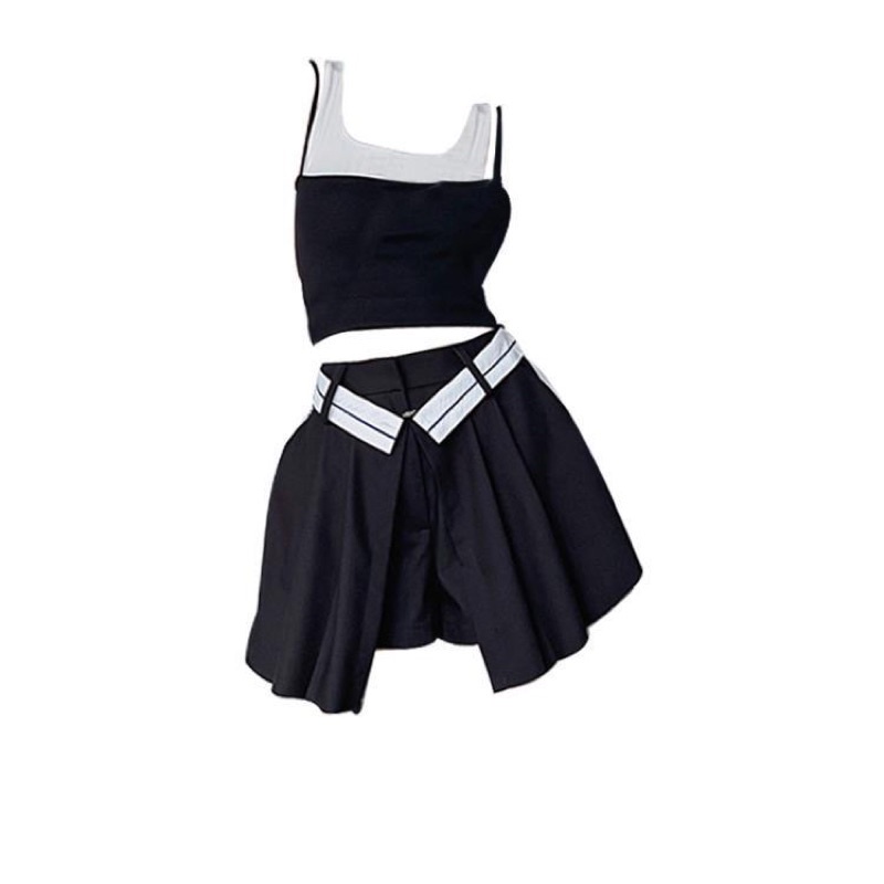 Set áo đôi croptop và chân váy xếp xẻ tà đai nổi