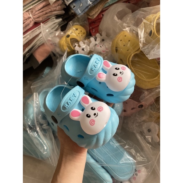 Dép cho bé, sục cross cho bé hình thỏ siêu xinh