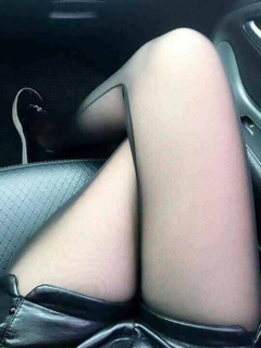 Quần tất lưới có gân