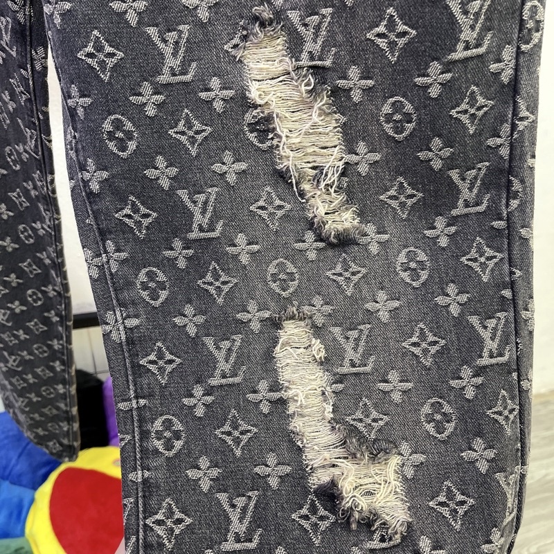 ⚡️ - Quần Jeans LV Luon Vuituoi Denim Baggy Pants, Quần bò jeans ống suông LV rách gối