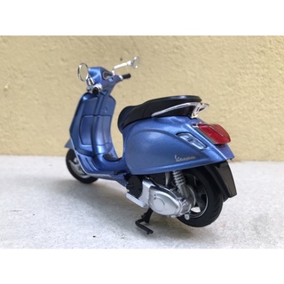 Mô hình xe Vespa 946 1:12