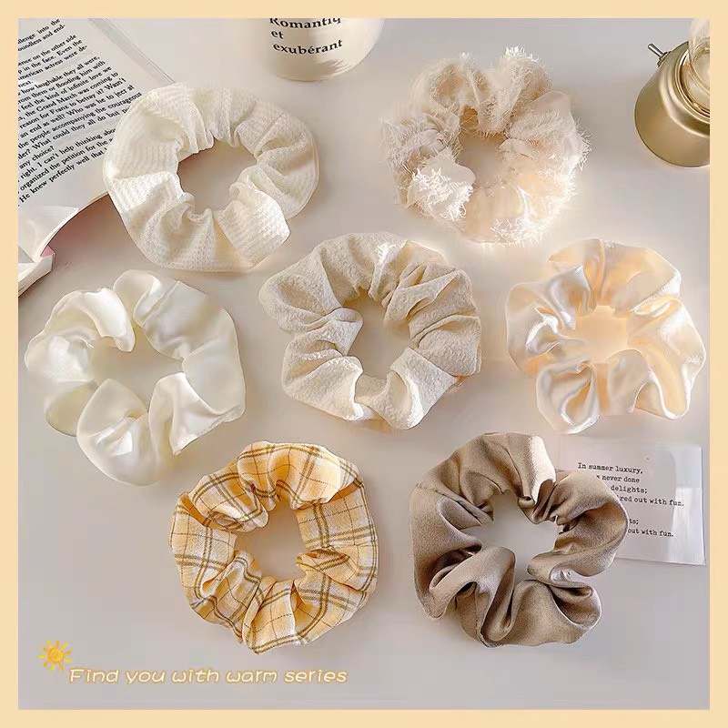 Cột Tóc Vải Scrunchies Ngẫu Nhiên Một Cái