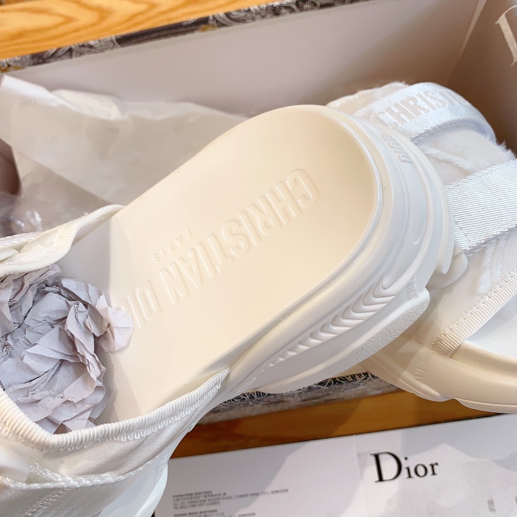 Dép Xỏ Ngón Mớid-WANDER