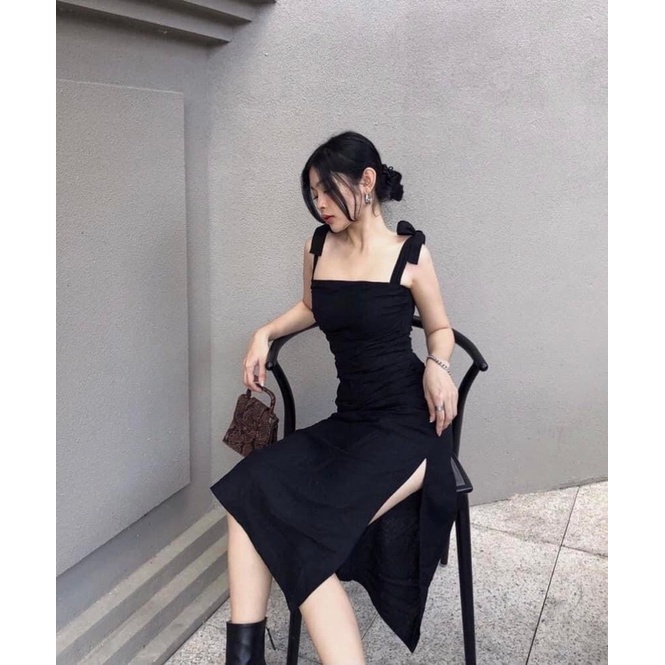 Đầm đen 2 dây tự cột nhún hông xẻ tà Sun Fashion