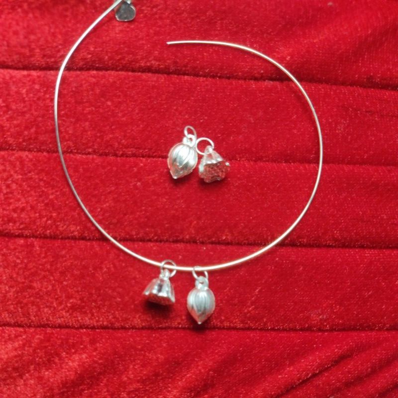 CHARM TREO NỤ SEN ĐÀI SEN BẠC TA ( 1 CẶP)