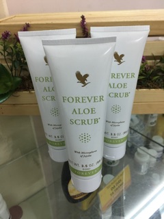 Sữa rửa mặt tẩy da chết Forever Aloe Scrub