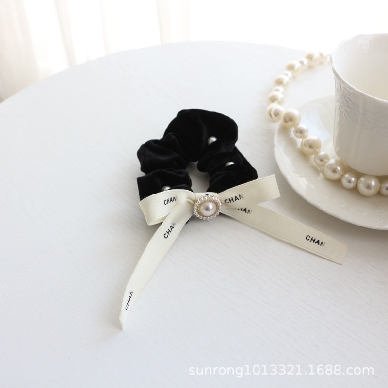 Dây cột tóc c.h.a.n.e.I đính hạt và mặt đá sang chảnh C19