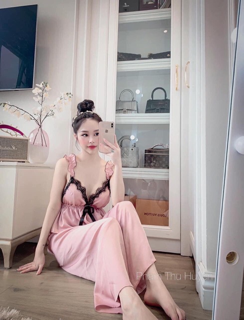 Bộ Lụa 2 Dây Bèo có mút ngực Cực Đẹp 40-65kg vừa