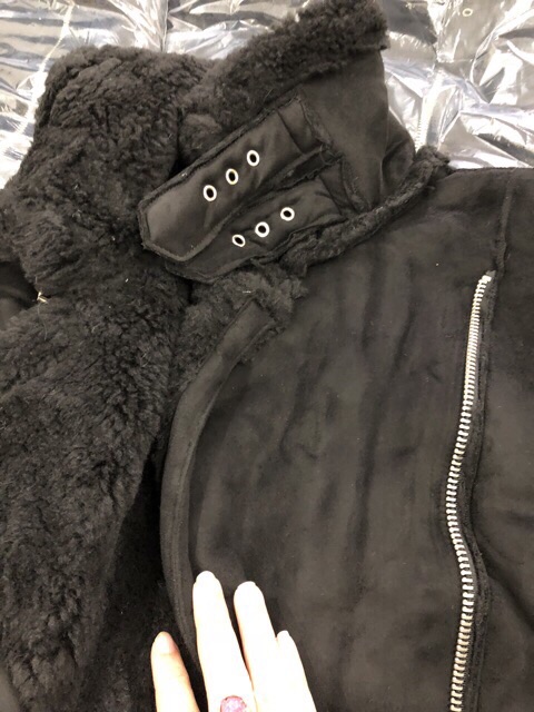 ‼ LẠI LÀ DA LỘN SĂN SALE Ạ 🤓 Nay có deal hàng dư nè c e đừng bỏ qua nha. #450k  👉👉E này của Zara lót lông siêu ấm! 😍