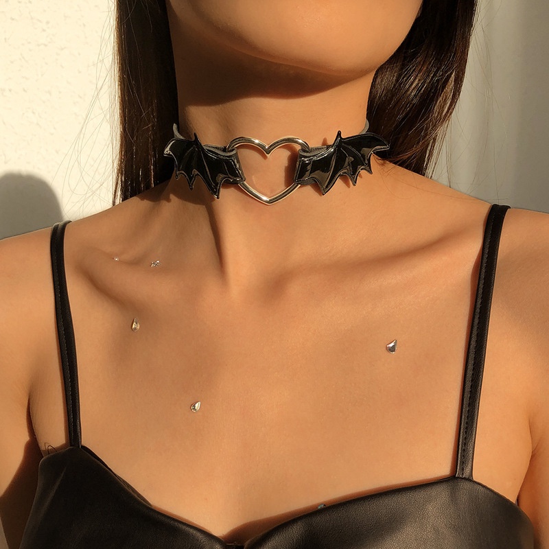 Vòng Cổ Choker Hình Trái Tim Cánh Dơi Phong Cách Gothic Đơn Giản Sáng Tạo Dành Cho Bạn Nữ Dùng Làm Quà Tặng Halloween
