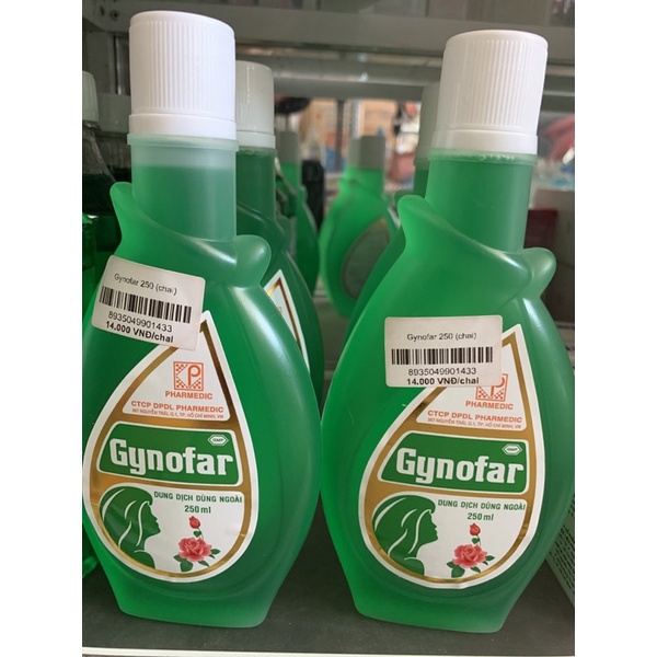 Gynofar Dung Dịch Vệ Sinh Phụ Nữ Màu Xanh chai 250ml