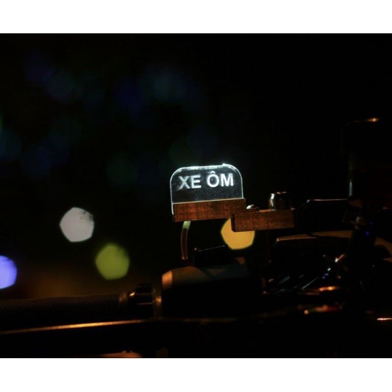 Đèn led taxi gắn chân kiếng