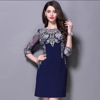 Đầm body thêu sang trọng