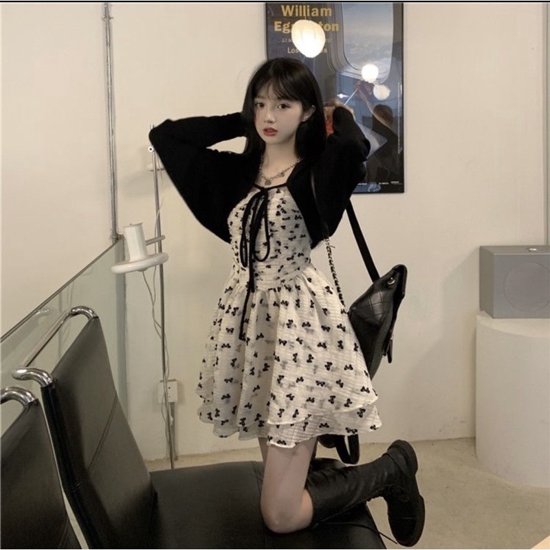 Set váy hai dây hình nơ dáng xòe và áo khoác cardigan thắt nơ đen xinh xắn