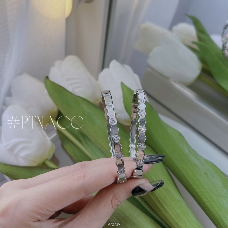 Vòng tay nữ titan lục giác đính đá thương hiệu Coco không đen .PTNACC.