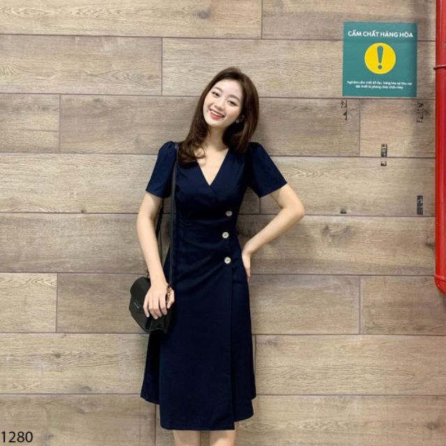 Đầm công sở vạt chéo nút gỗ xinh xắn [KÈM ẢNH THẬT] | BigBuy360 - bigbuy360.vn
