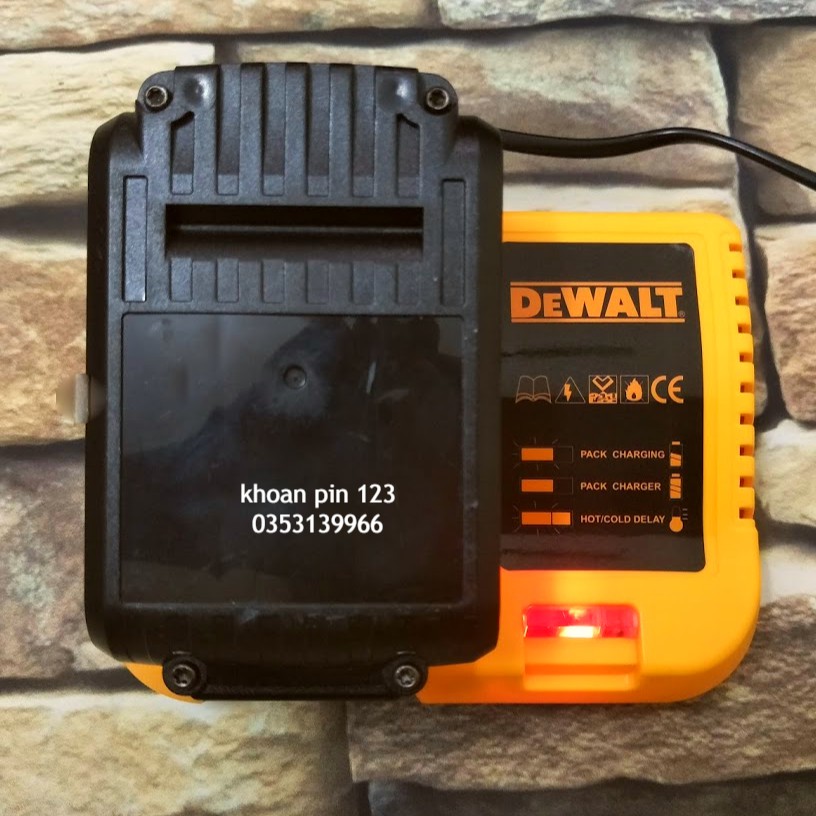 Sạc pin sạc đế 21V Dewalt dùng cho máy khoan pin