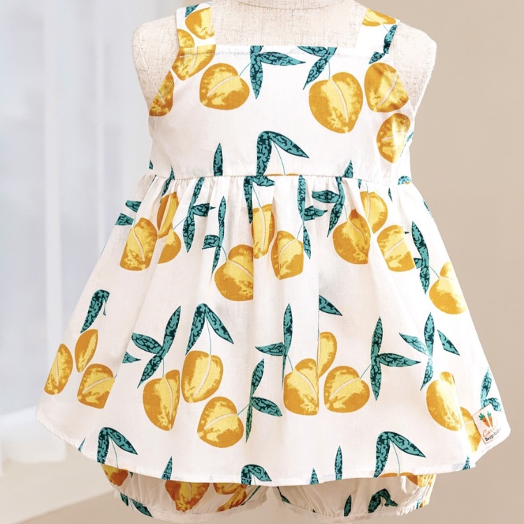 Bộ Đồ Carrot Cho Bé Gái, Họa Tiết Quả Mơ Vàng, Hai Dây Dáng Xòe, Chất Thô Cotton Thoáng Mát Thấm Hút Mồ Hôi Tốt