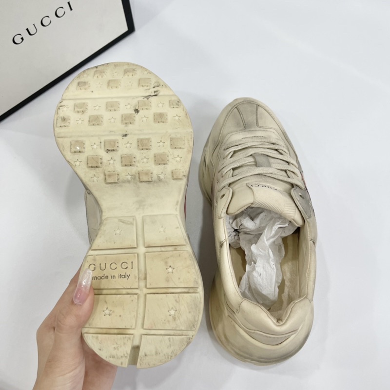 Giày thể thao Gucci hình môi size 35.5