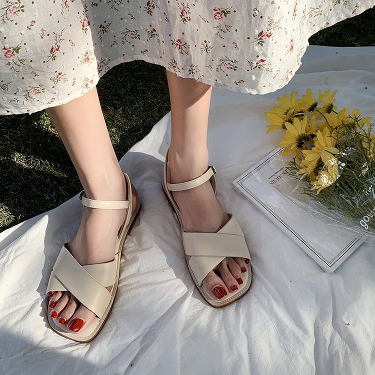 [ Mã 66CBSALE giảm 30K đơn 200K] Xăng đan Đế Bằng Hở Ngón Phối Khóa Vuông Xinh Xắn Cho Nữ | BigBuy360 - bigbuy360.vn