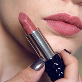 Son Kat Von D Studded Kiss Lipstick