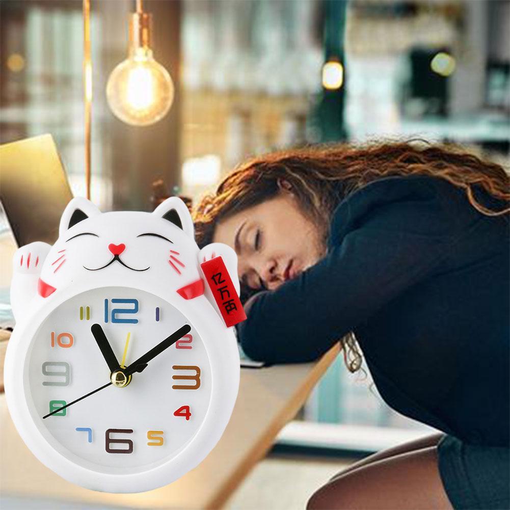 Đồng hồ báo thức để bàn hình mèo may mắn dùng pin J4C8