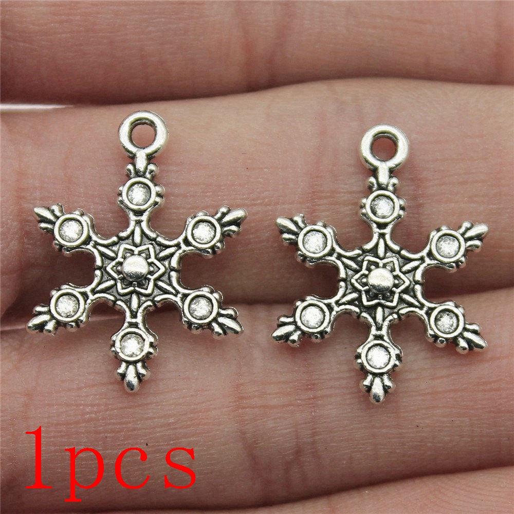 1 Mặt Dây Chuyền Hình Cây Thông Giáng Sinh