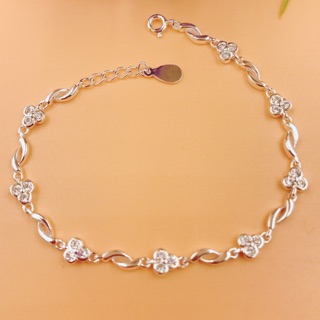 Lắc bạc nữ cỏ 3 lá gắn đá xaphia trắng