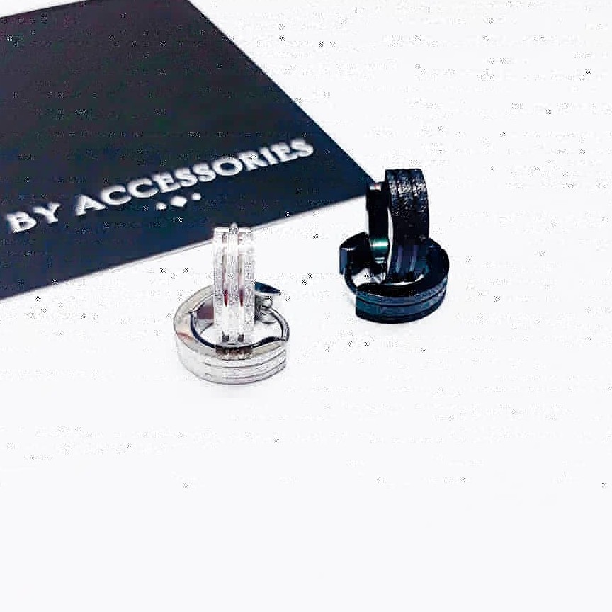 Khuyên tai titan tròn phun cát không gỉ