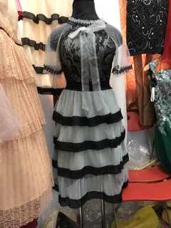 Đầm 4 tầng tay loe