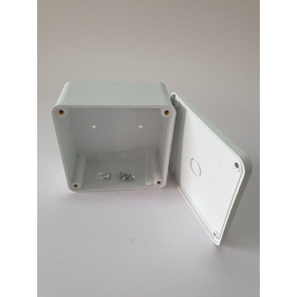 Hộp kĩ thuật  11x11x05cm ren đồng