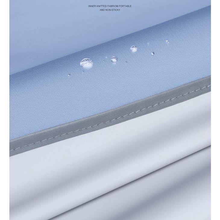 Áo mưa có mặt nạ kính và bọc tay chắn mưa