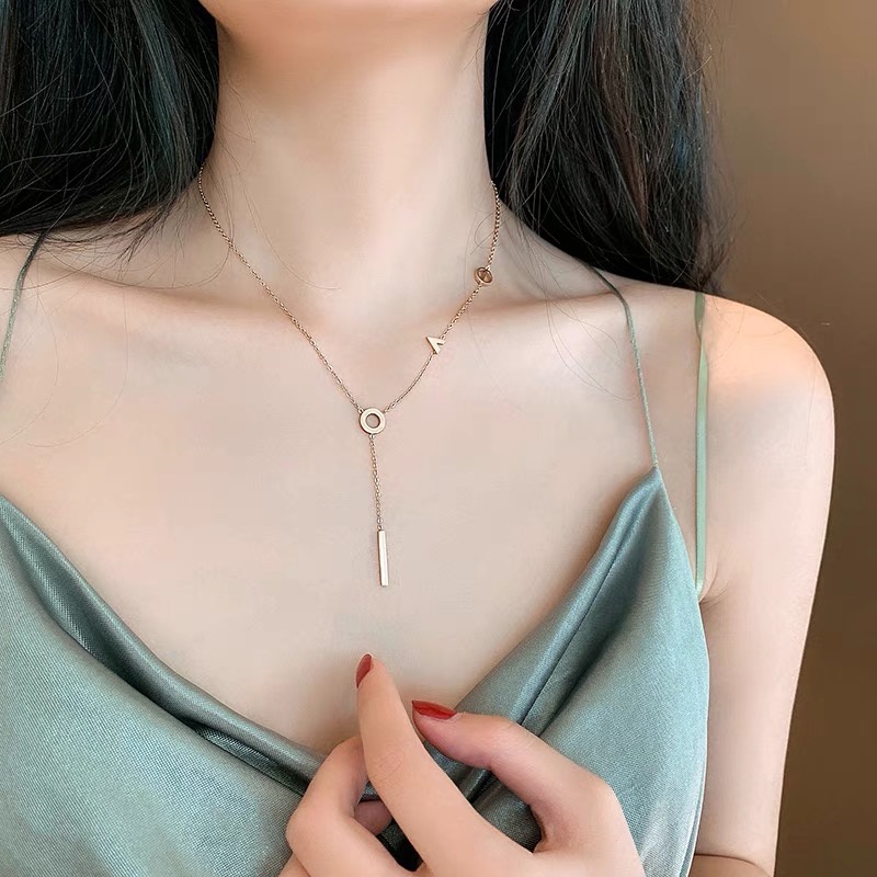 Vòng cổ titan nữ TITAN KHÔNG GỈ dây chuyền mặt dây chuyền nữ có chữ &quot;LOVE&quot; thời trang mẫu mới 2022