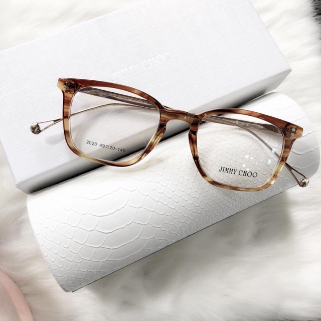 Gọng kính cao cấp jimmychoo fullbox hộp khăn thẻ màu đồi mồi ,cục lạ mang rất tôn da,sz bé mặt nhỏ không to quá mang đẹp