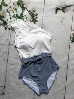 Bikini 1 mảnh lệch vai kèm nơ cột (kèm hình thật)