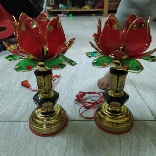 Đèn thờ hoa sen cánh nhựa màu đỏ