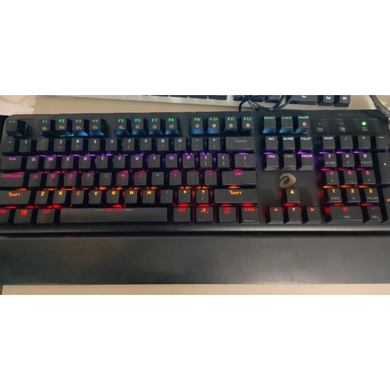 Bàn phím cơ Dareu EK815 BROWN , BLUE switch led RBG .