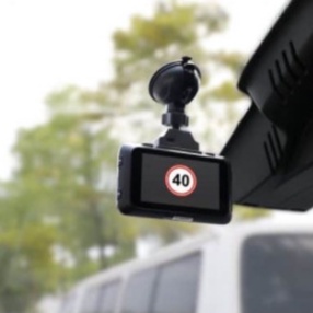 Camera hành trình Webvision A18 kèm thẻ nhớ 32G | BigBuy360 - bigbuy360.vn