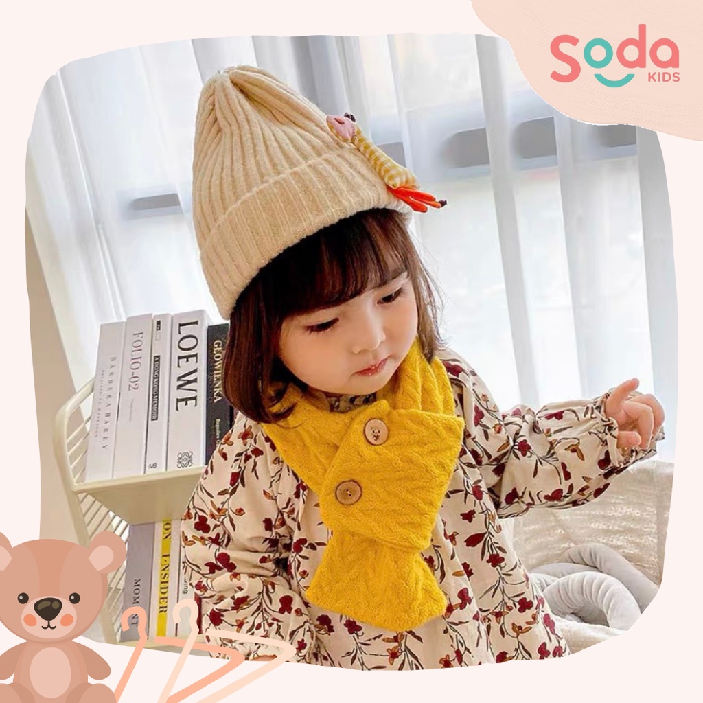 Khăn len cúc gỗ bản to màu vàng cho bé trai/gái