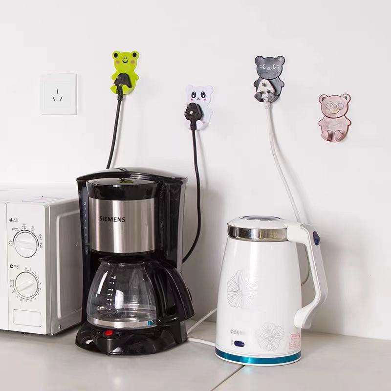 Móc treo phích cắm hình hoạt hình tự dính sáng tạo dễ thương