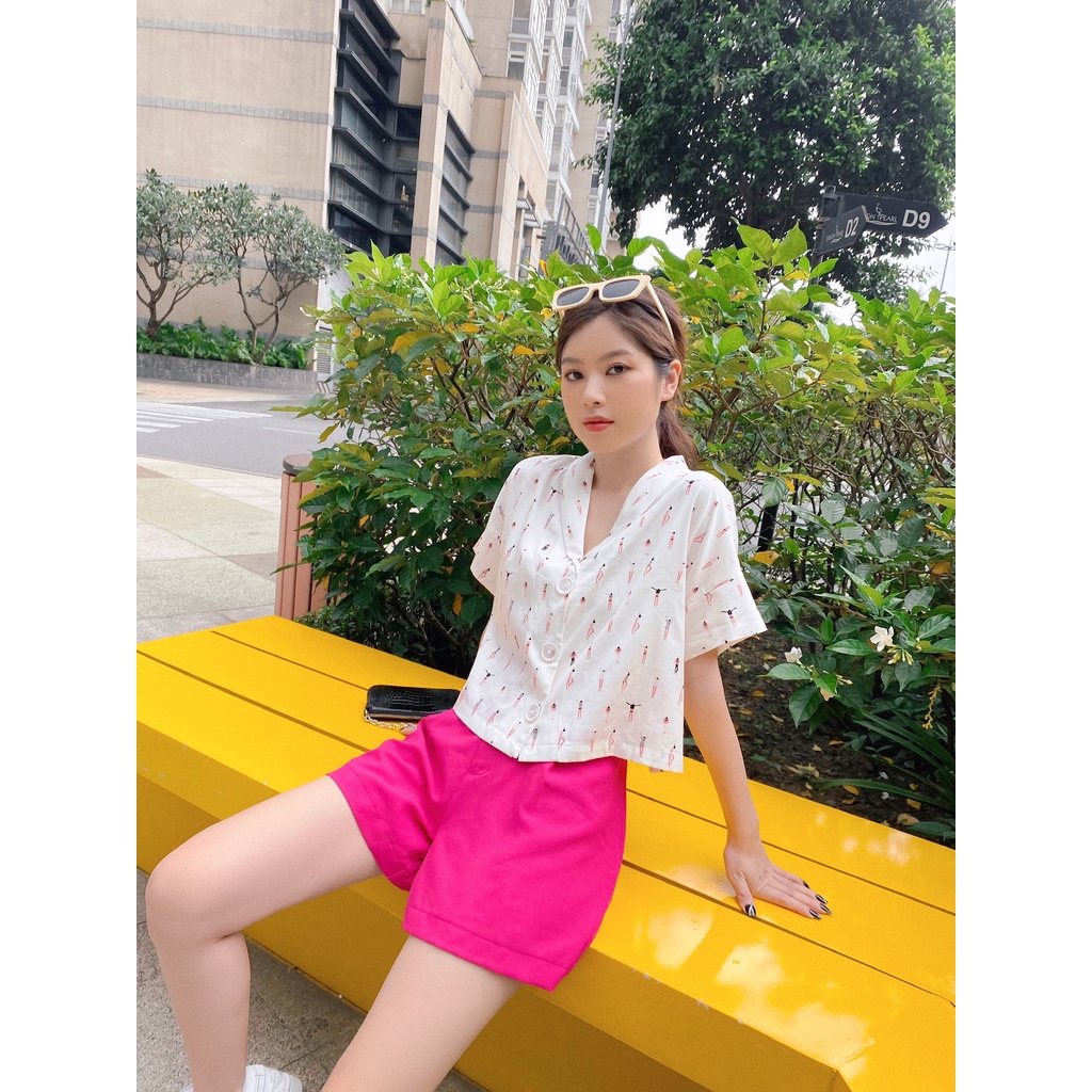 Áo sơmi dáng croptop cổ bẻ vải in họa tiết MIEU - HO11