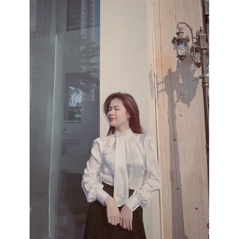 Sơmi trắng cổ khoét phối cà vạt vnxk | BigBuy360 - bigbuy360.vn