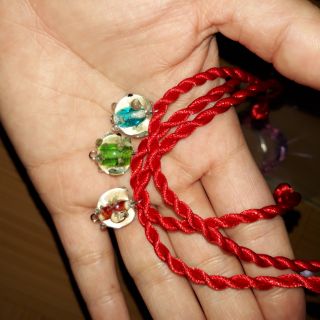 Sỉ 10 dây chỉ đỏ đầu thú may mắn