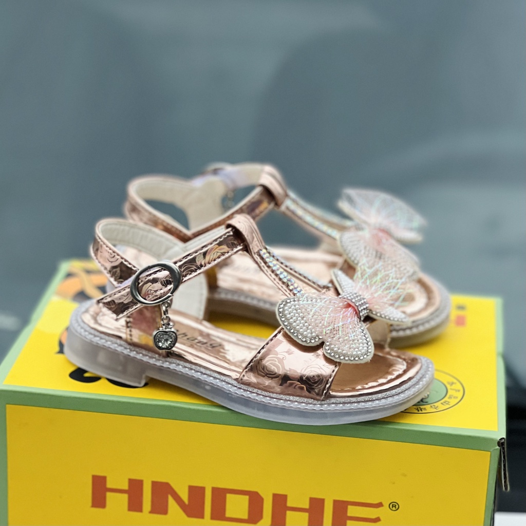 sandal bé gái - dép quai hậu mẫu mới cho bé siêu hot, bền da bóng đính đá sang chảnh gắn nơ xinh xắn 0822 ( có video )