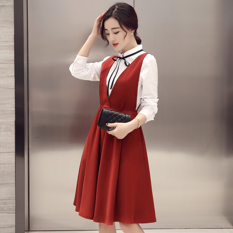Váy liền phối áo trắng dáng xòe, cổ nơ cho người béo