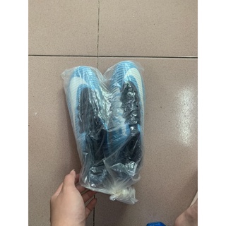 Giày đá bóng giá rẻ