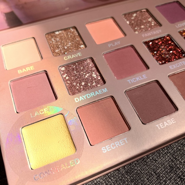 Bảng Mắt Lì, Kim Tuyến, Nhũ Beach Tequila Dupe Huda Beauty - Eyeshadow Palette | BigBuy360 - bigbuy360.vn