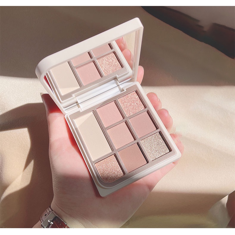 Bảng phấn mắt CVZ chất phấn mịn 8 ô màu sắc phong phú thích hợp cho các layout trang điểm khác nhau