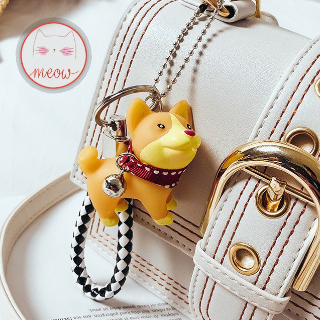 Túi đeo chéo nữ kèm charm